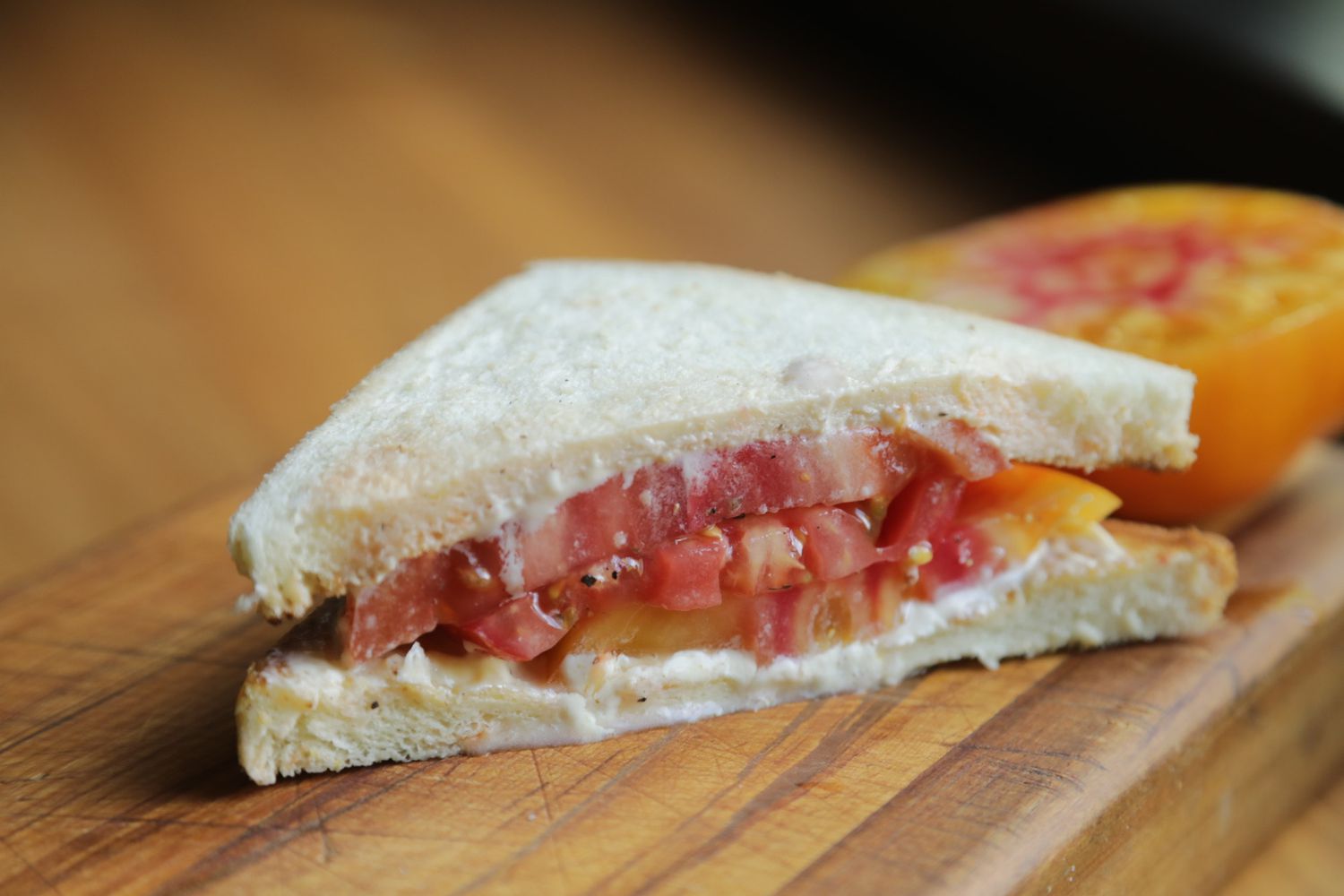 نصائح لأفضل ساندويتش طماطم وفقًا لـ J. Kenji Lopez-Alt